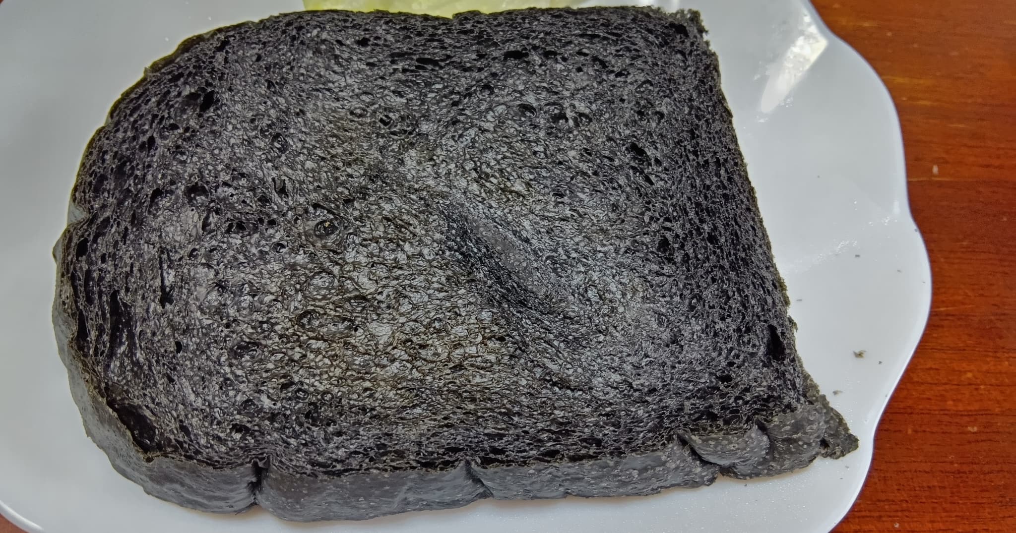 竹炭食パン