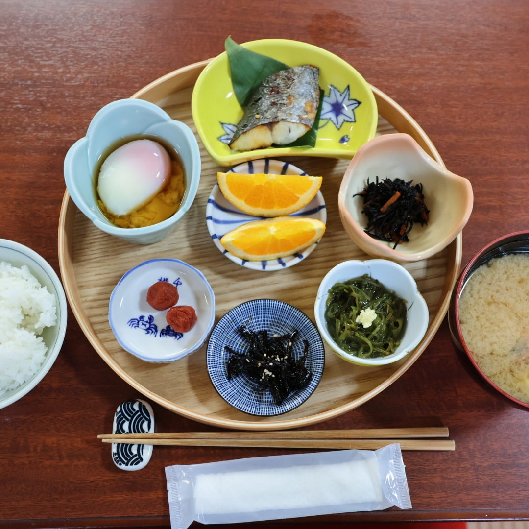 朝食